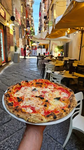 Sala e tavoli di Pizza & Passione